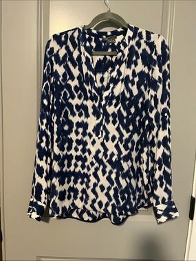 Vince Navy & White Abstract Print V-Neck Blouse